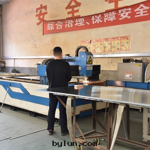 激光(guāng)切割机