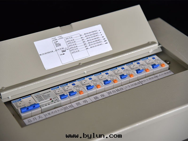 开關(guān)箱(xiāng)