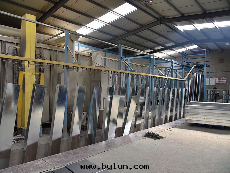 噴塑流水(shuǐ)線(xiàn)