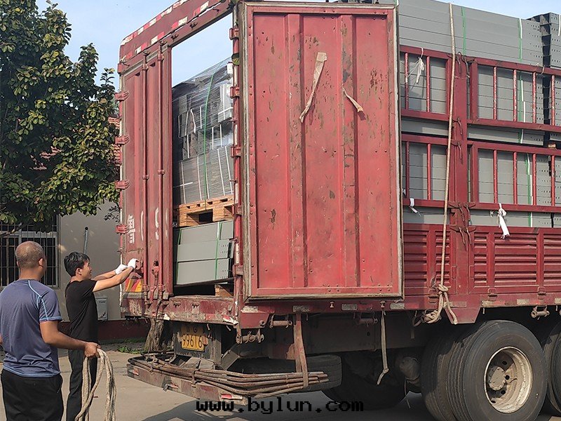 发货現(xiàn)场(chǎng)